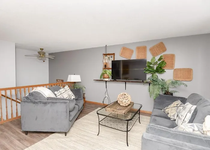 New Eco Chic Townhome Off 25th * Fargo