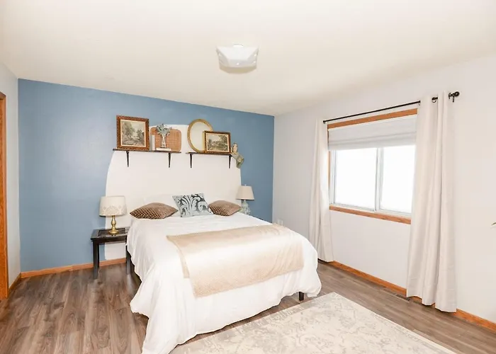 Holiday home New Eco Chic Townhome Off 25th *
