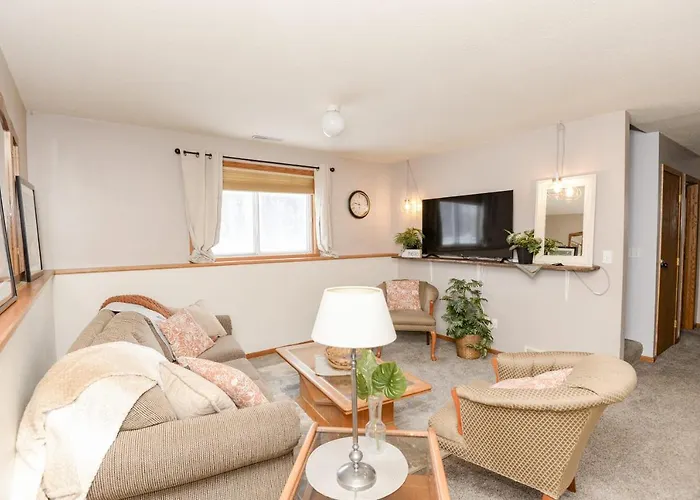 Holiday home New Eco Chic Townhome Off 25th