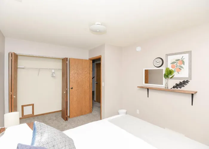 New Eco Chic Townhome Off 25th Holiday home