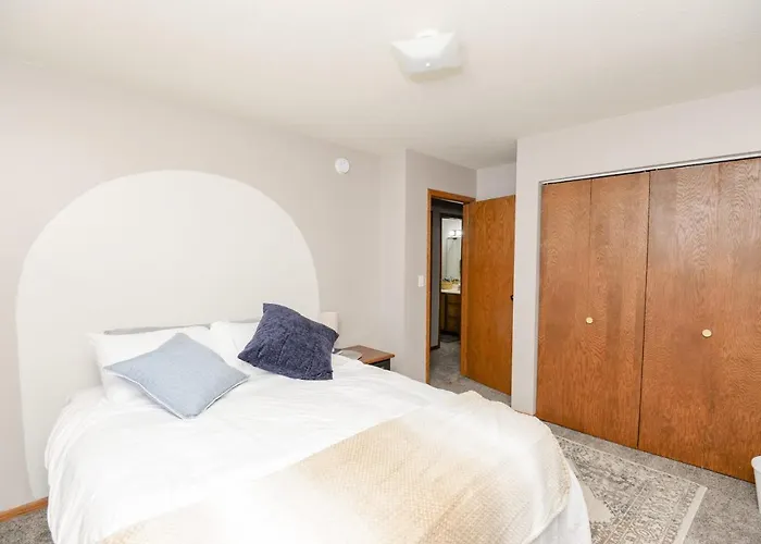 New Eco Chic Townhome Off 25th Holiday home